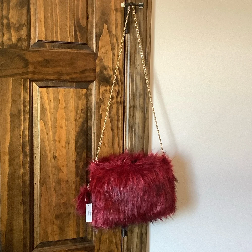 Elegant Burgundy Faux Fur Crossbody Bag - Picture 1 of 10
